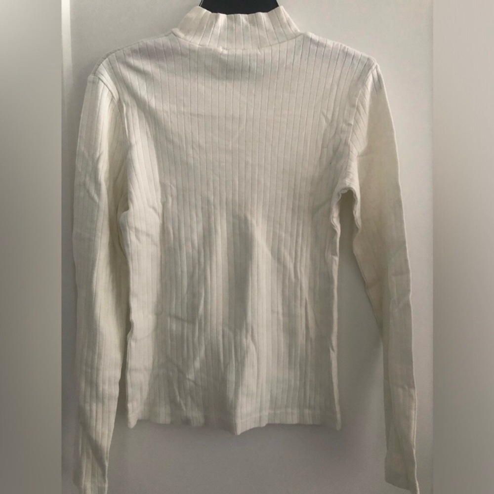 White Ribbed Turtleneck - Picture 2 of 5